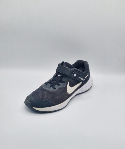 Nike Revolution 6